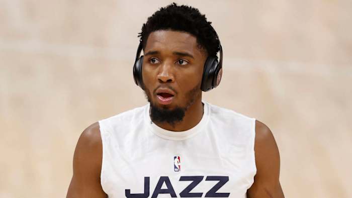 mitchell-scores-45-points-as-jazz-game-1-clippers